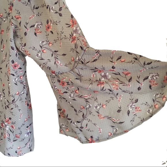 REWIND Woman’s Bell Sleeves Green/Flowers striped open back Top size L - Picture 6 of 7